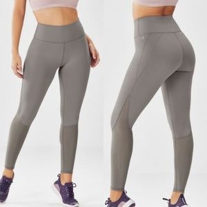Fabletics Powerhold Highwaisted Mesh leggings - S